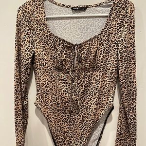 SHEIN Womens Cheetah Bodysuit with keyhole Size M